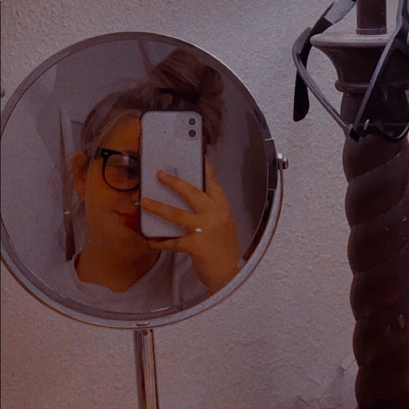 Meet your Posher, Jordyn - Picture 1 of 1